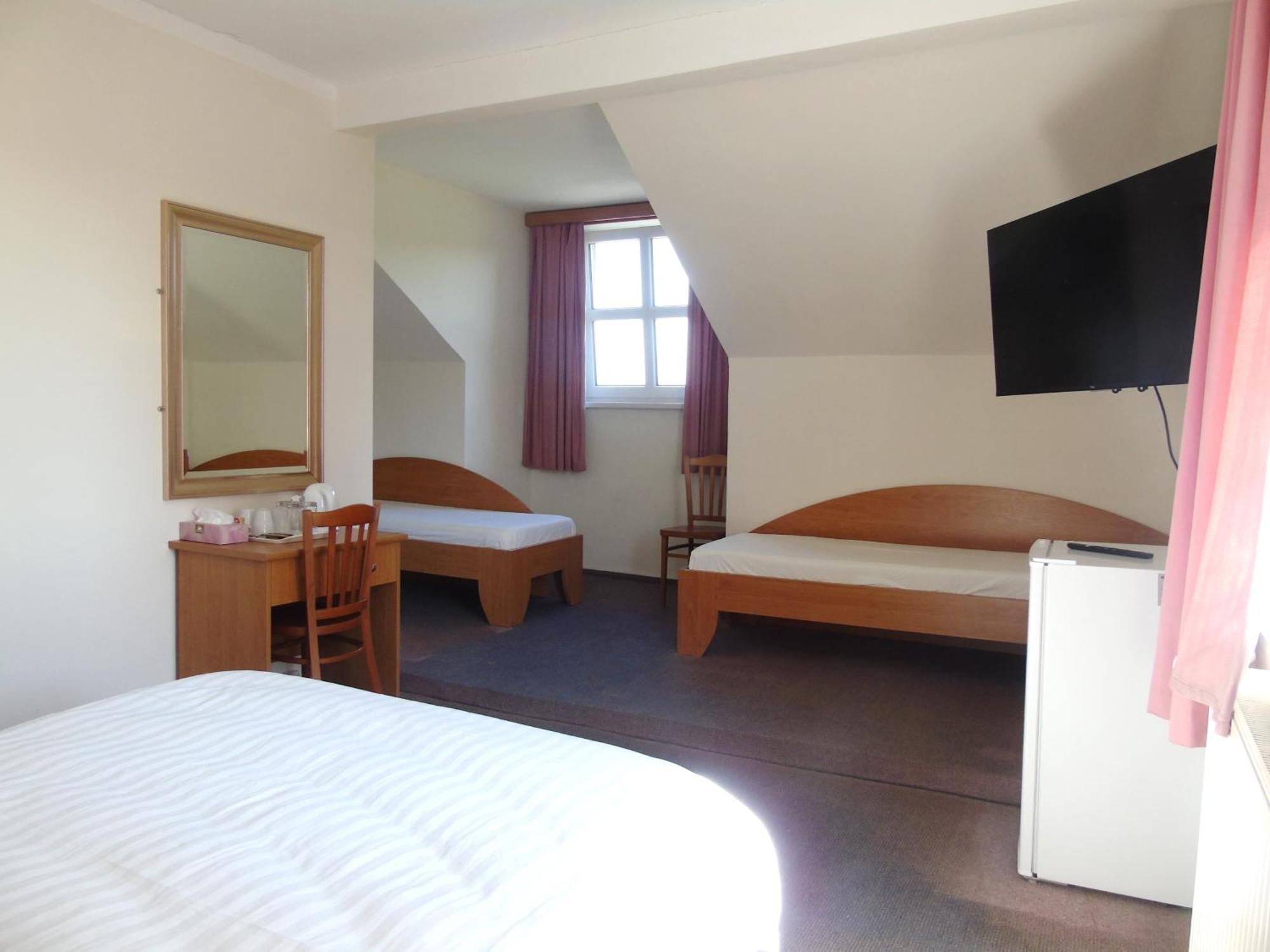 טריניץ Toris Inn מראה חיצוני תמונה