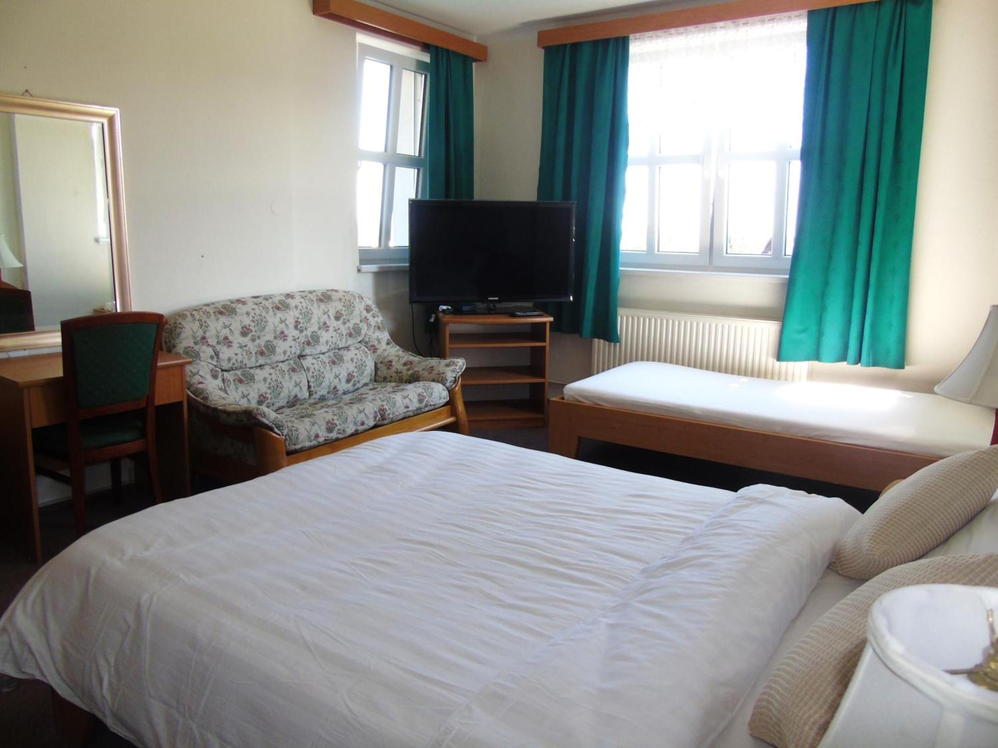 טריניץ Toris Inn מראה חיצוני תמונה