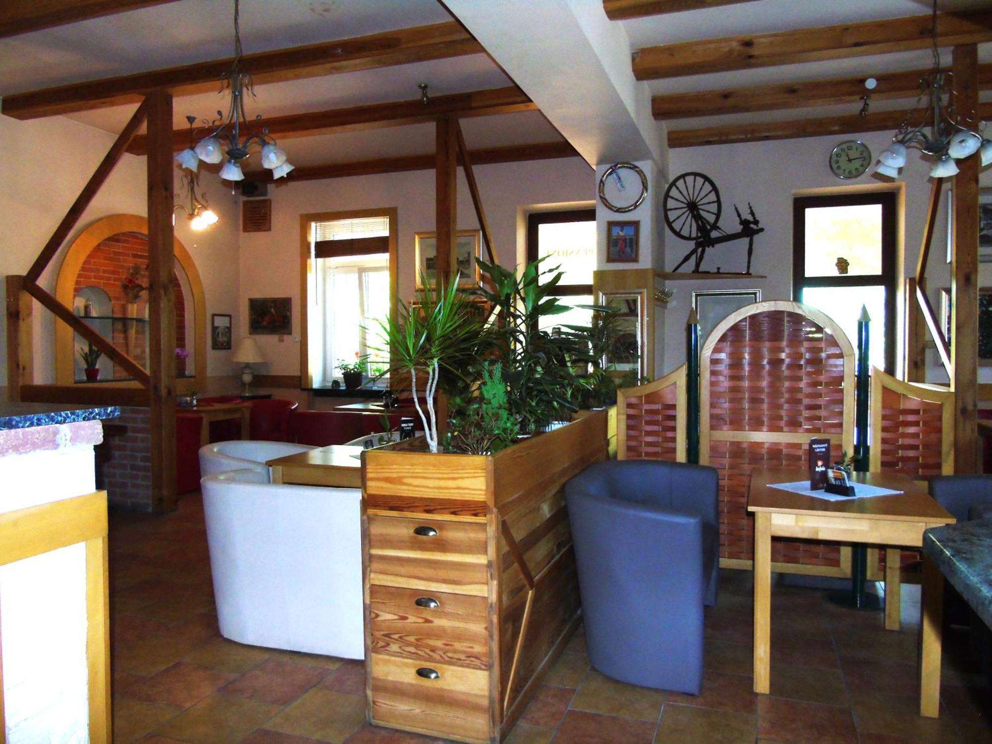 טריניץ Toris Inn מראה חיצוני תמונה