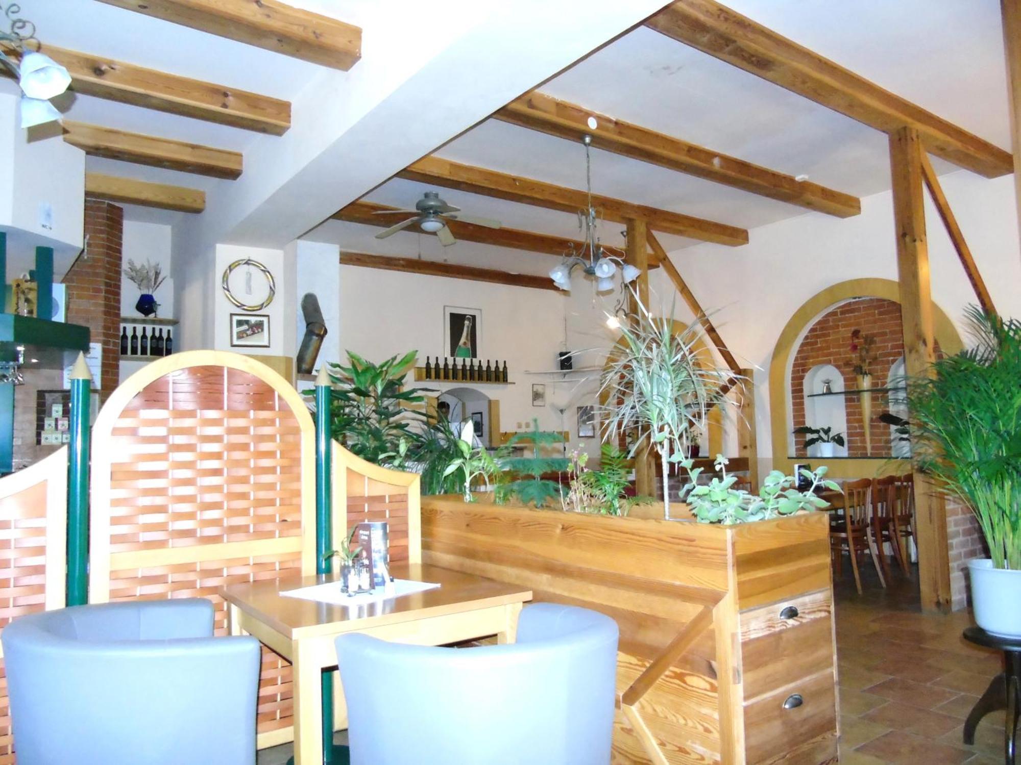 טריניץ Toris Inn מראה חיצוני תמונה